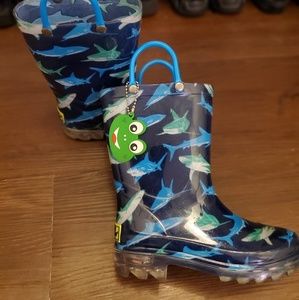 Boys light up rain boots